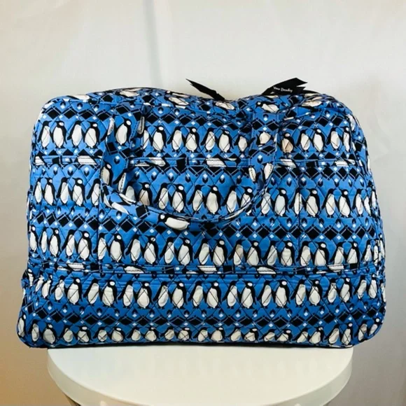 Vera Bradley Medium Travel Bag Suitcase Penguins Intarsia Blue Spring Break - Picture 2 of 5